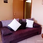 Sunny Apartment By The Sea